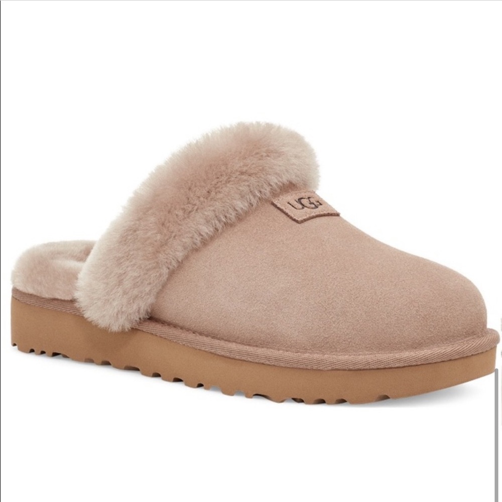 NWB UGG genuine shearling cozy suede slipper runs large